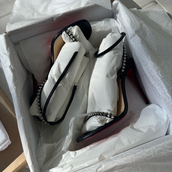 Christian Louboutin So Me 100 Leather Heel (37) - Picture 4 of 15